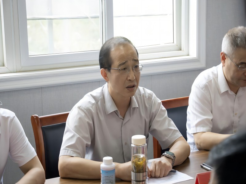 图4 化学与化工学院党委书记秦广龙发言