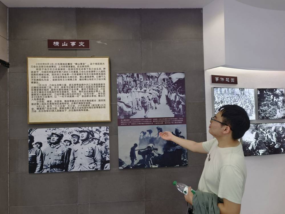 图为团队成员参加红色故事宣讲