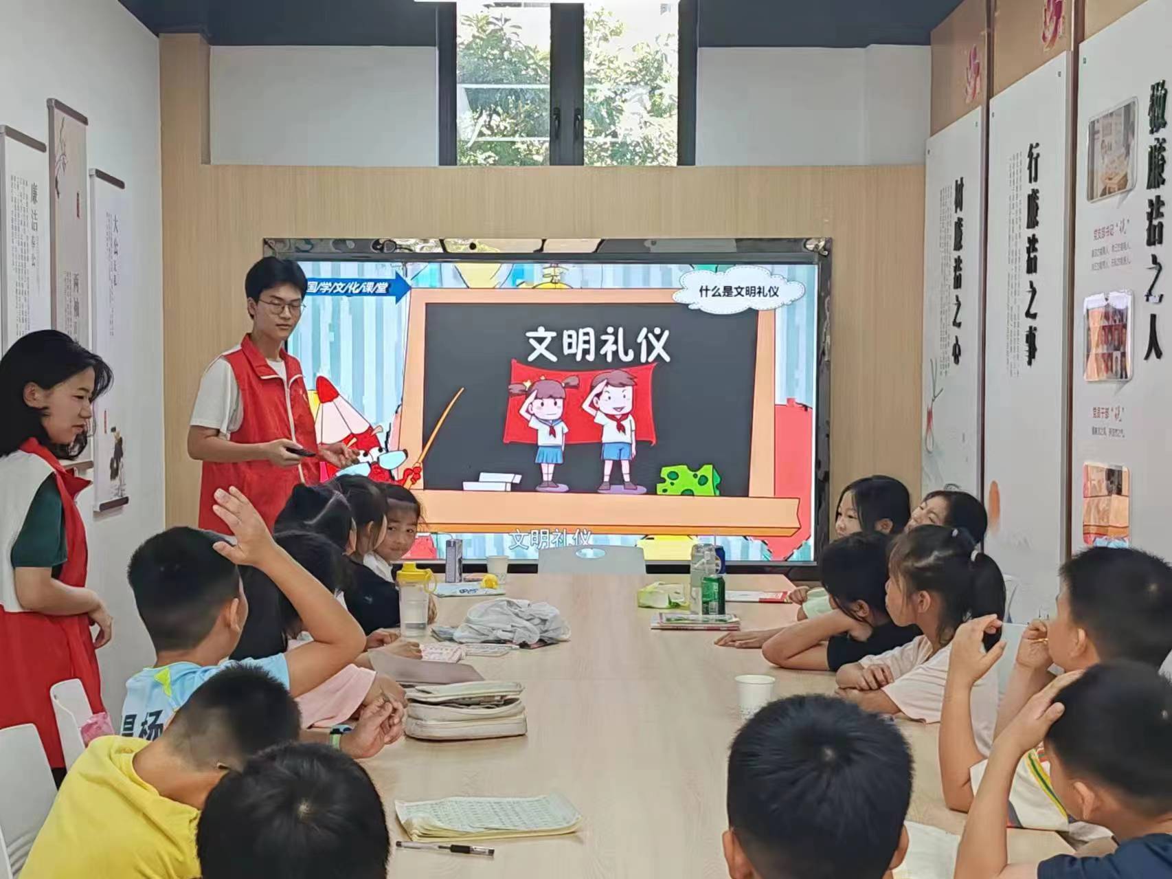 湖工商学子三下乡：点滴汇聚文明海，习惯铸就美德林