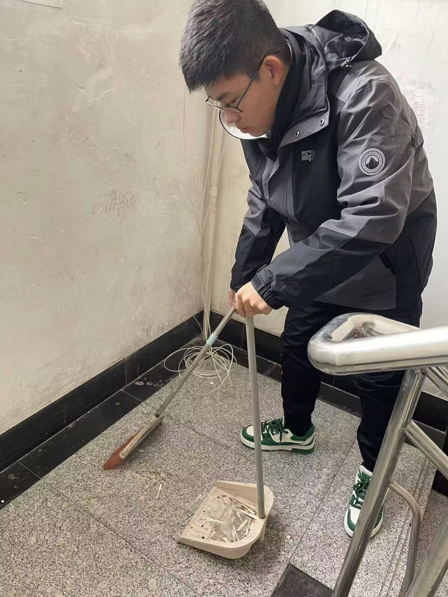 江科大学子基层服务践初心，青春力量暖寒冬