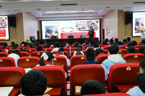 ������ѧѧ���Ŷ��ٸ��������� ��AI�Ƽ��ú�ɫ�������ഺУ԰����