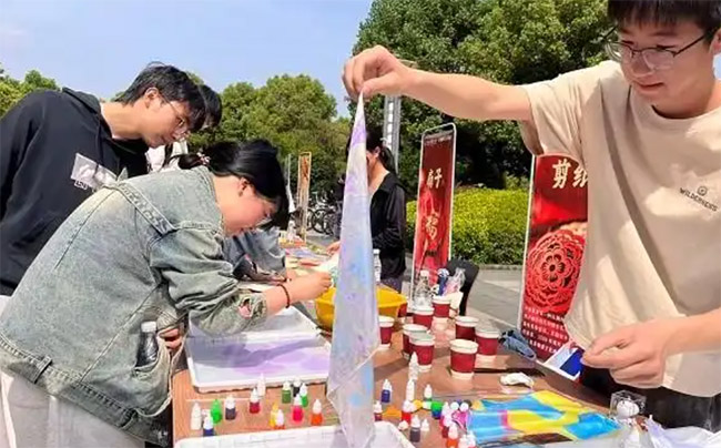 �������׽��ѧ���Ķ��Ļ��ڿ�Ļ