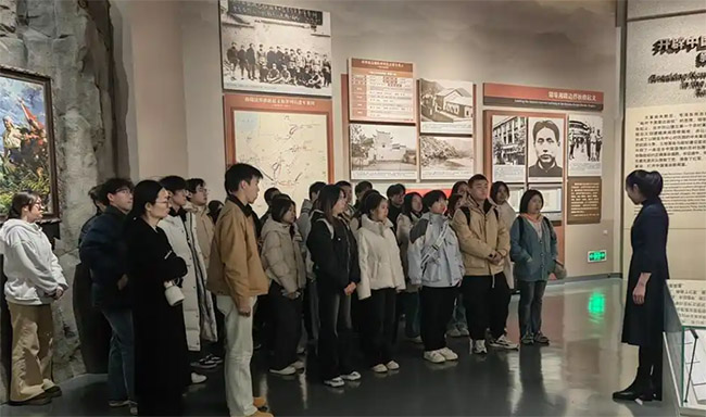 ����ʡ�׸���ѧ���桰�ҵ���ɽ�С�����