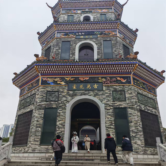 AI���ܽ������ã��ӱ�׼��չʾ�����Ի����������·����ɳ�����չ��˼