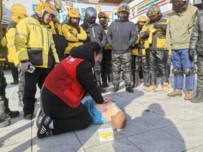 ɽ����ѧ��������ɽ������ʱ���ȡ������ſ�չ���ػ����������������ж������ȼ��������