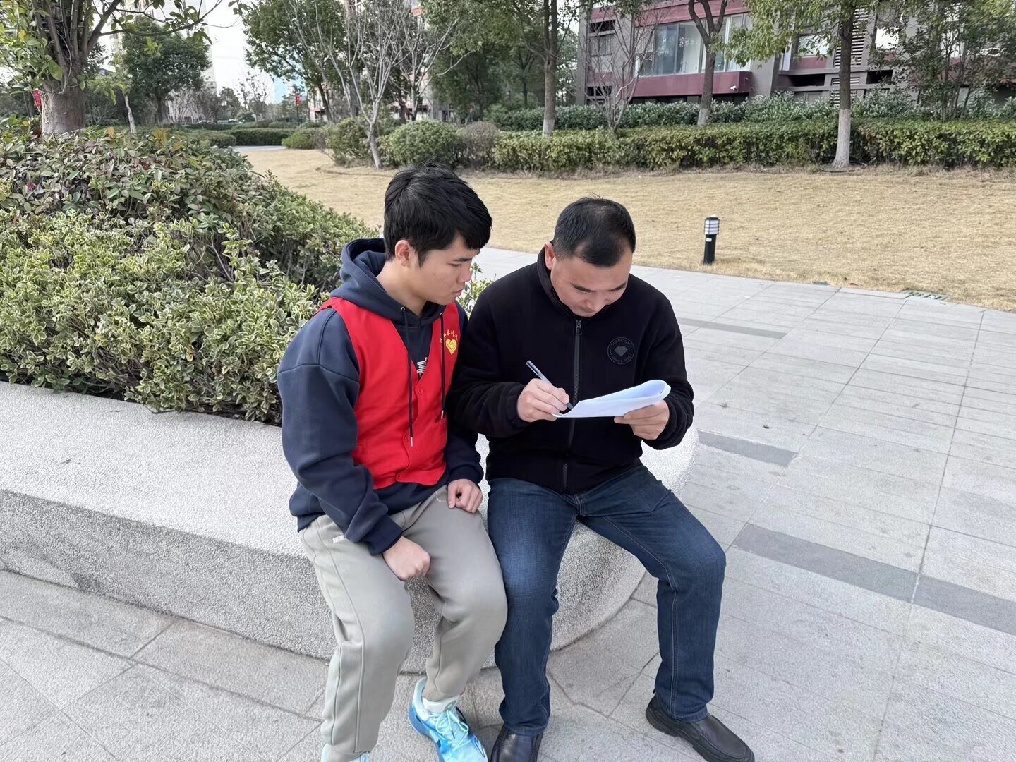 �������һ�ߵ��� ̽��־Ը�����������������·��----�й���ҵ��ѧ��ѧѧԺ�������ʵ��