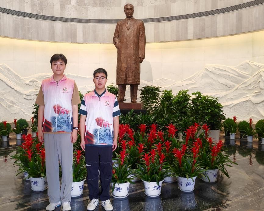  ׷Ѱ��ɫ�㼣�����и�������