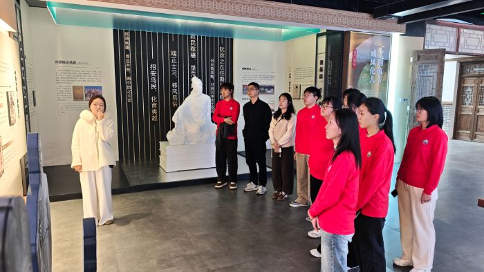 ���Ѱ�ϳ����� ��ҽ��������� ��������ҽѧԺʦ��̽Ѱ����Ļ�����д˼��������ƪ���Ѱ�ϳ�����