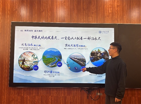 н���ഫ�Դ�Ϊ�飬�ഺ��·����δ��������ˮ���ػ���С�ӿ�չ���ٷ�ĸУ���ʵ���