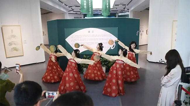�������桱��ѧ�������й���������Ʒչ������չ