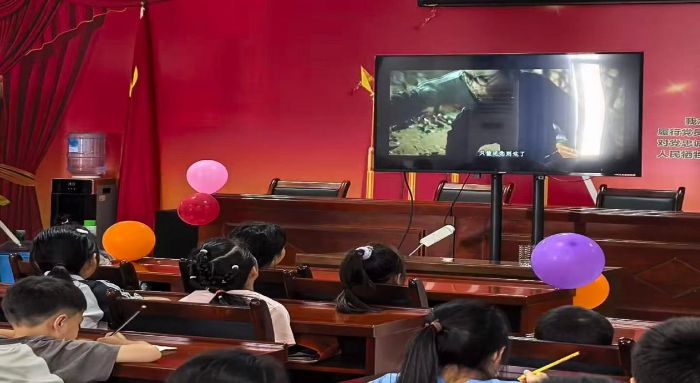 �ഺ�������硱ح��ɫ������ͯ�� ���ż�ֽ��н�𡪡��ƽ��ضಿ�����ϻ���ѧԺ��΢��������־Ը���Ŷ�
