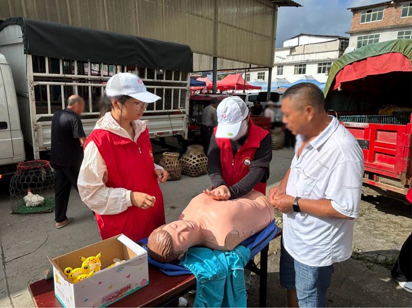 ����֪ʶ����� �ഺ��������������ǭ��ҽר��ҽ·���㣬ͬ��ͬ�顱ʵ���Ŷӡ������硱����