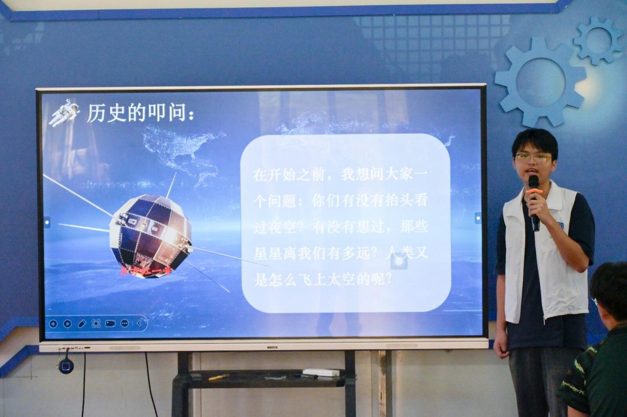 ��������������ɽ�ӡ����人��֯��ѧ�⾭óѧԺ��Ϣ����ѧ������־Ը����ӿ�չ����������ʵ���