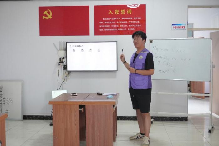 实践队员上课现场